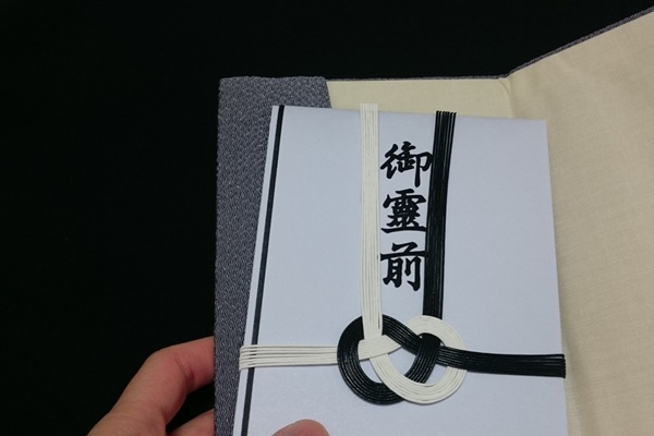 旦那の親戚の葬式に参列できない場合のマナー