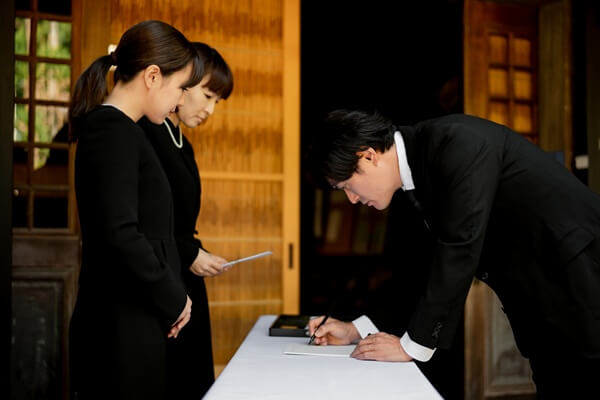 お葬式に参列する時間にはマナーがある