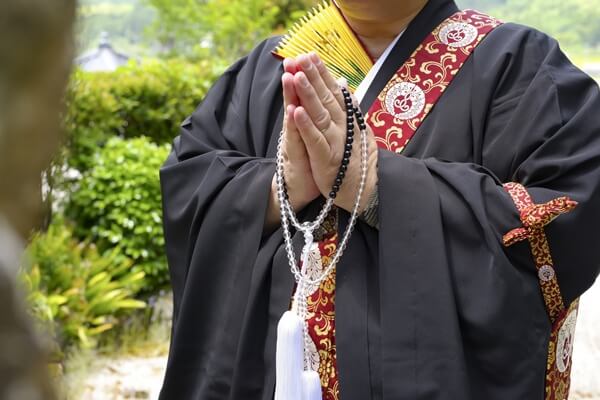 お葬式の日にちや時間帯はどう決める？